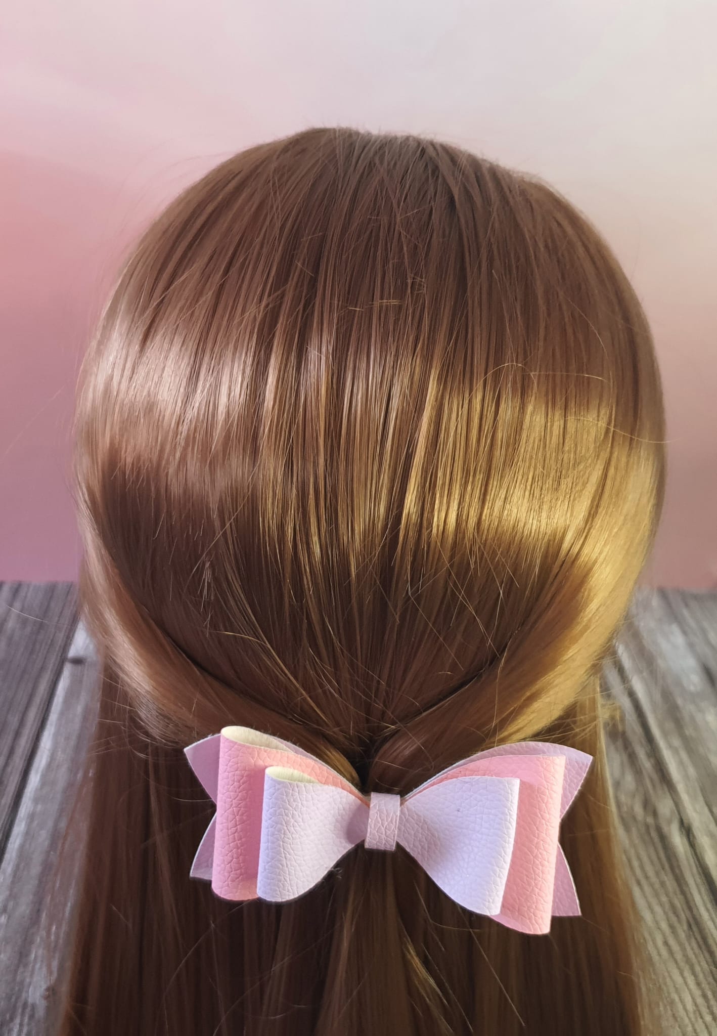Two tone pink bow hairclip