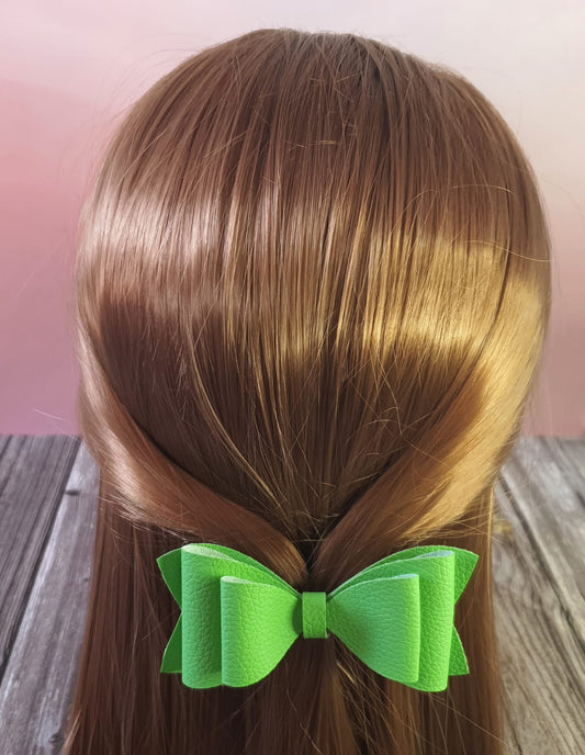 Green faux leather bow hairclip