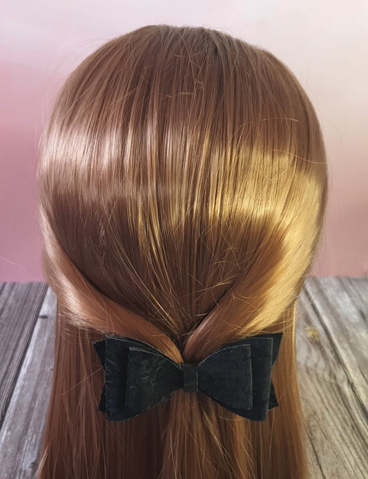 Velvet style black bow hairclip